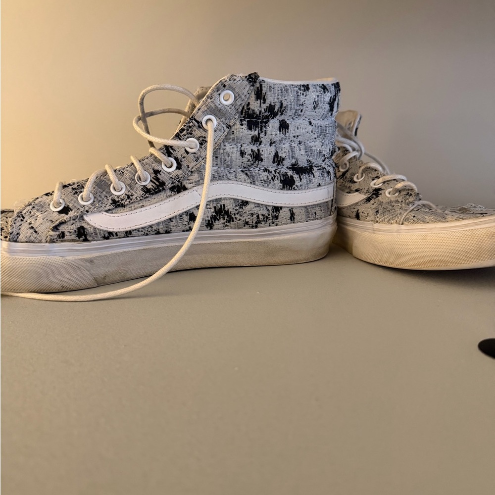 Vans White Canvas High-Top Sneakers with Black Insole - Picture 3 of 4